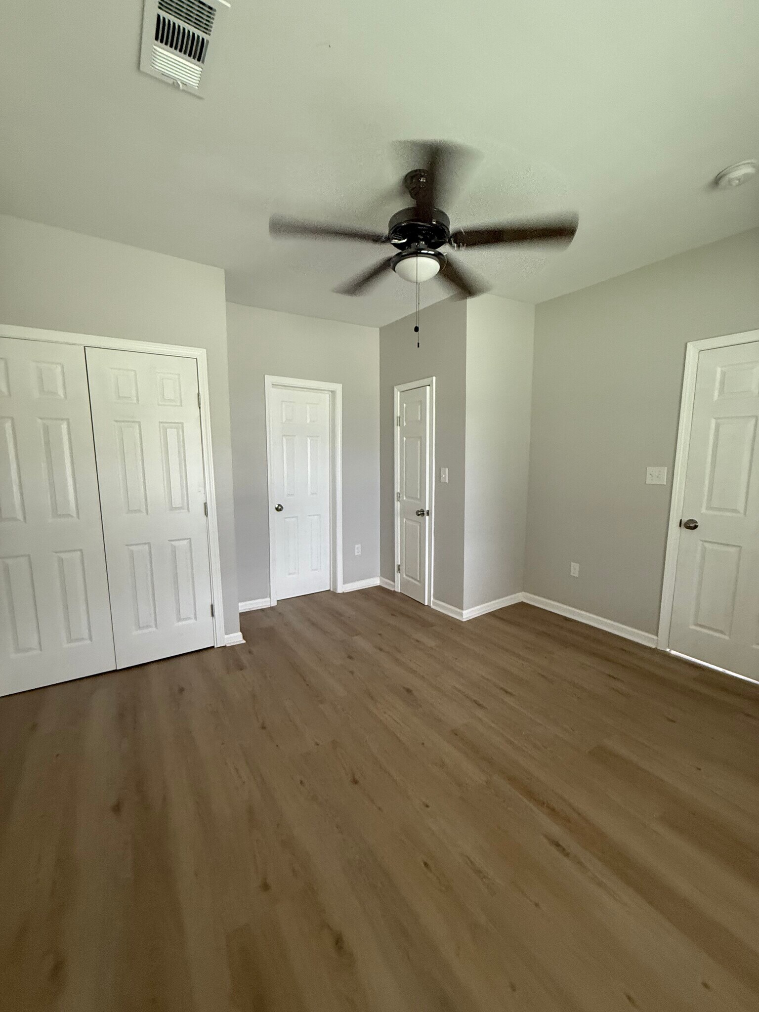 Building Photo - 334 Flicker St