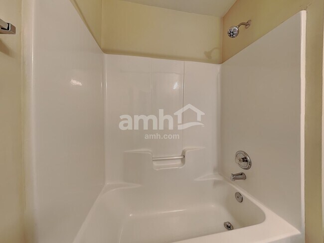 Building Photo - 2713 Glasshouse Rd