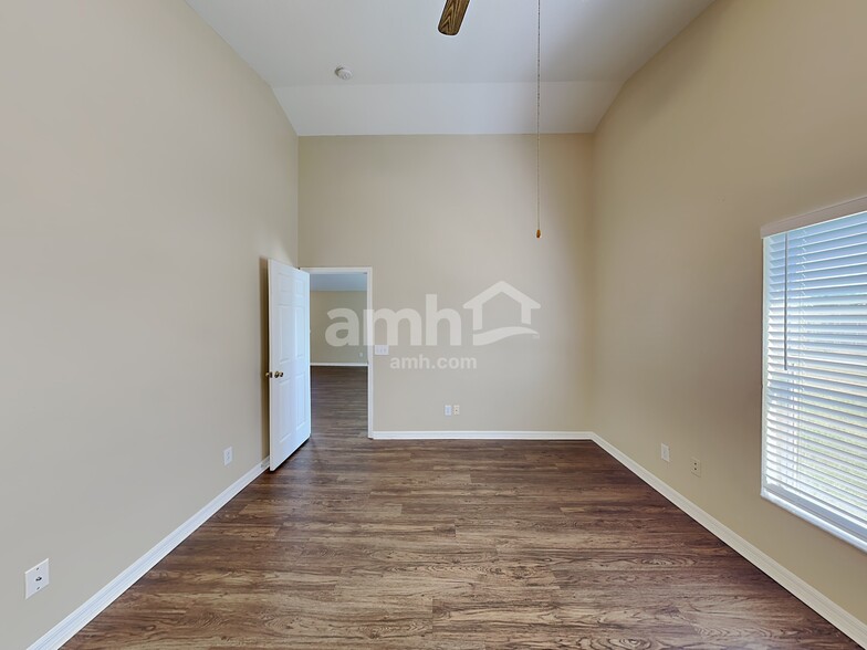 Building Photo - 11330 Jim Ct