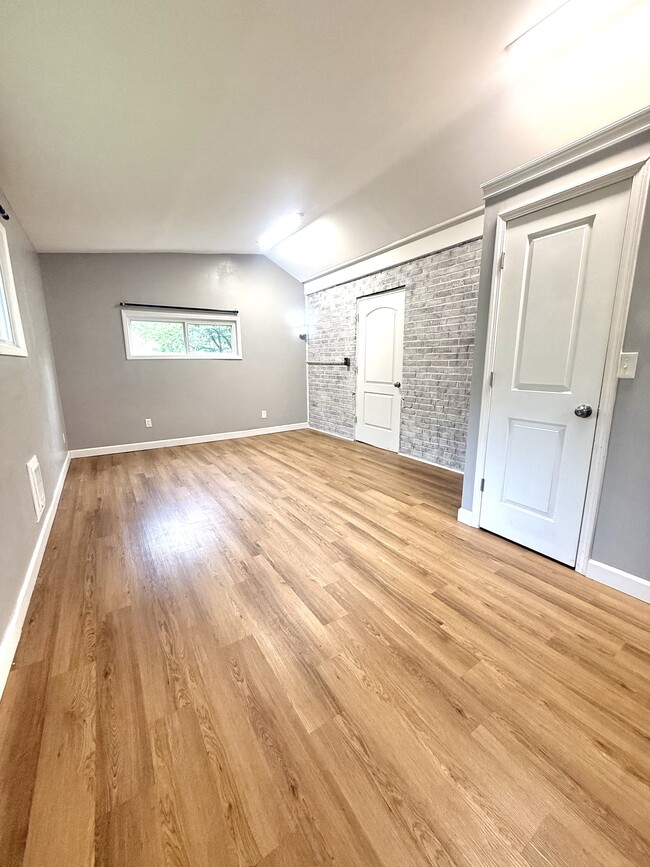 Building Photo - 1131 Wilmont Ct