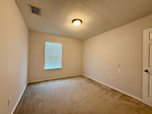 Building Photo - 10843 Canter Spur
