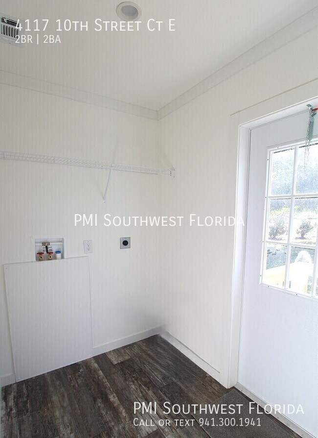 Building Photo - 4117 10th St Ct E