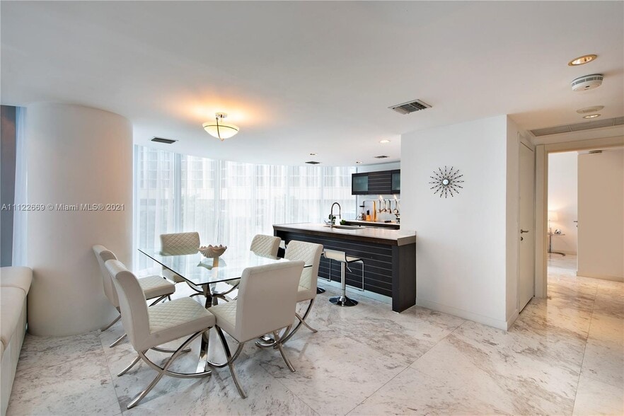 Building Photo - 200 Biscayne Boulevard Way