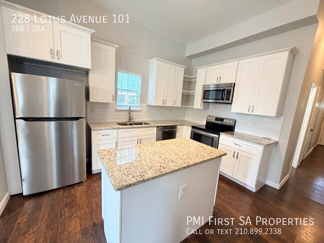 Building Photo - 228 Lotus Ave