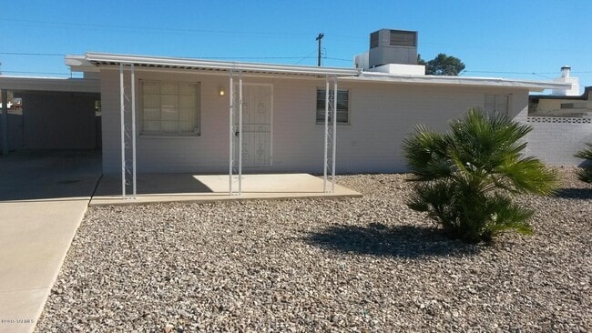 Primary Photo - 901 S Eli Dr