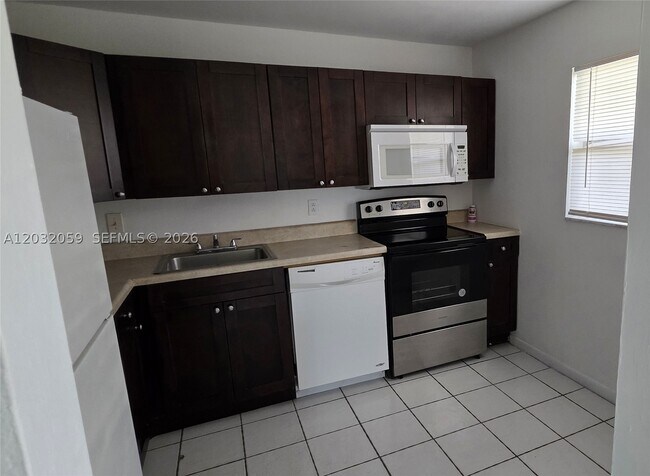 Building Photo - 5510 N Lakewood Cir