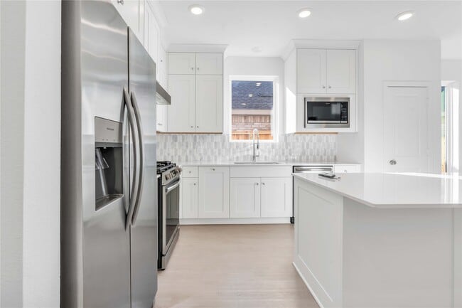 Building Photo - 13728 Windward Mist Dr