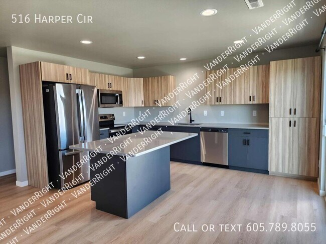 Building Photo - 516 Harper Cir