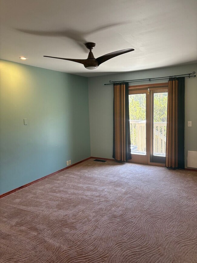 Building Photo - Unfurnished, 1-year long-term rental, Procure Only