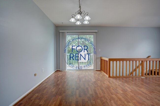 Building Photo - 9435 N Parkwood Dr