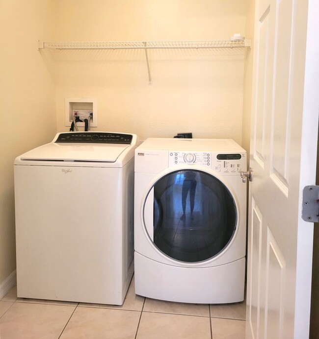 Building Photo - 4 Bedroom House in Eagle Creek, Lake Nona