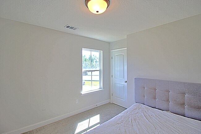 Building Photo - 430 Rutledge Dr