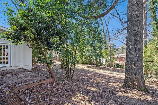 Building Photo - 2978 Belaire Cir