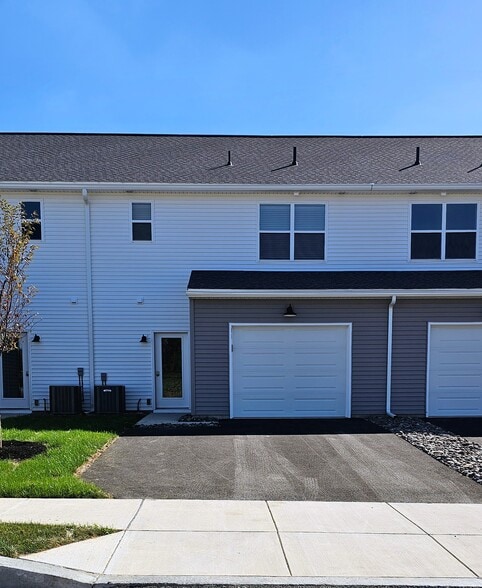 Building Photo - 63 N Conifer Dr