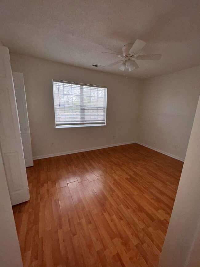 Building Photo - 1129 W Pueblo Dr
