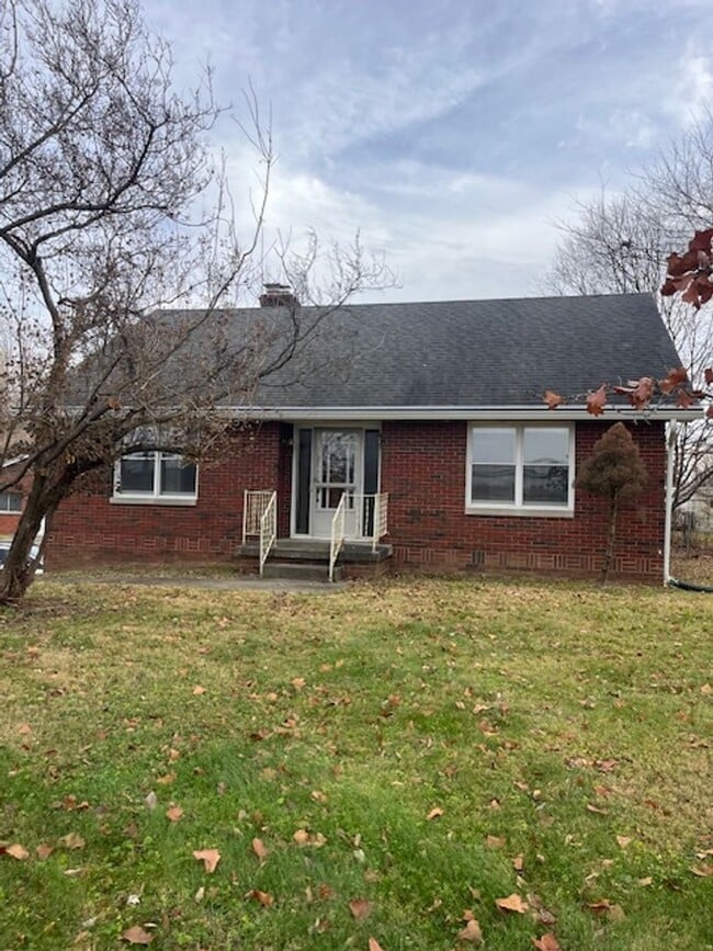 Primary Photo - 3 bedroom, 1.5 bath Home: A MUST SEE! ONE MTH FREE OF YOUR CHOICE WITH A 12 MONTH LEASE!