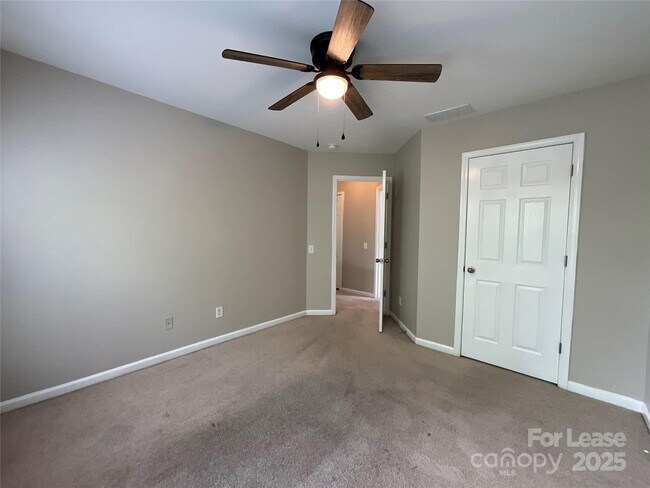 Building Photo - 2111 Arbor Vista Dr