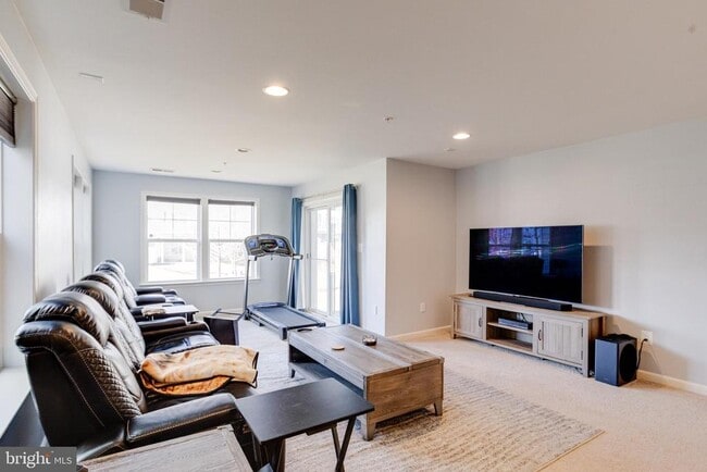 Building Photo - 7520 Calais Way