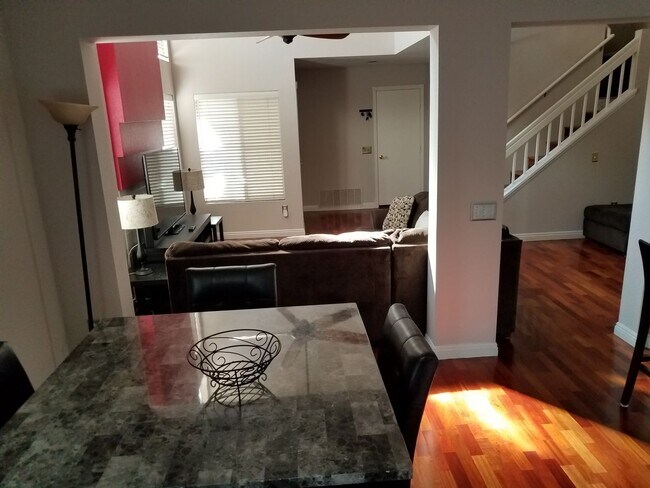Building Photo - Gorgeous 3 Bed, 2.5 Bath Townhome In Ranch...