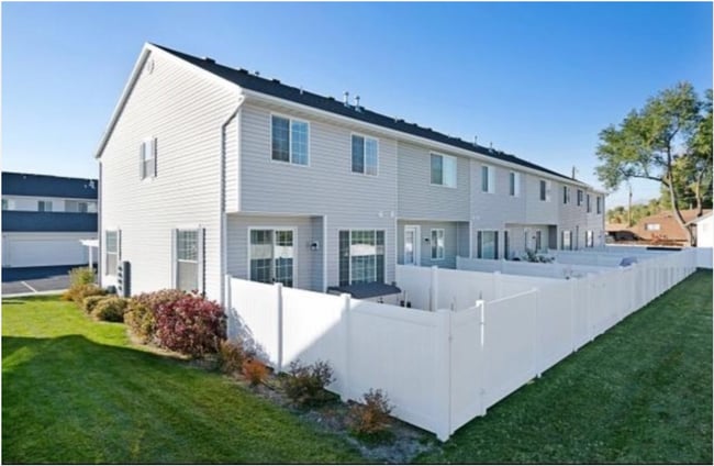 Building Photo - Beautiful Townhome in Prime Provo Location