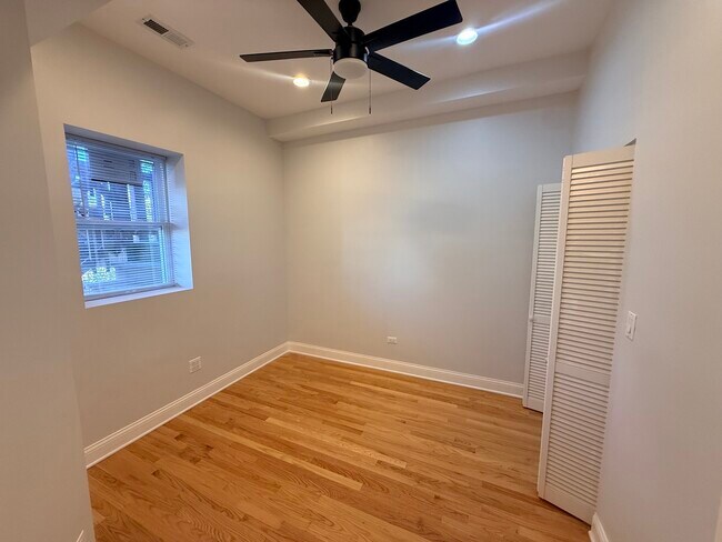 Building Photo - 1334 N Ridgeway Ave