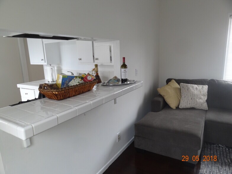 Building Photo - 623 W Queen St