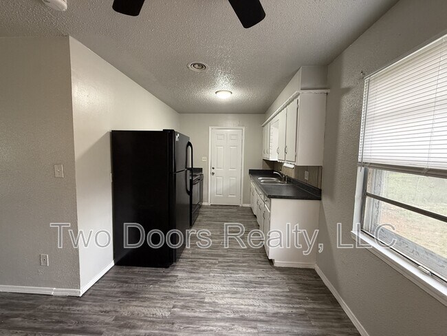 Building Photo - 605 SE 72nd St
