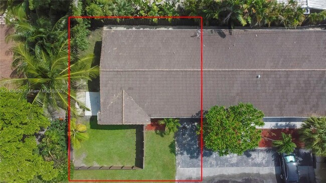 Building Photo - 3340 NE 13th Ave