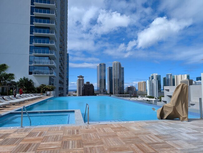 Building Photo - The Park on Keeaumoku brand new studio apartment