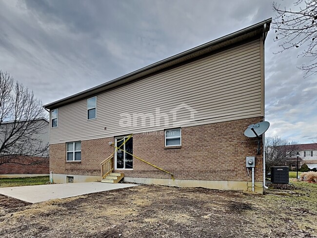 Building Photo - 3455 Lakebrook Ct