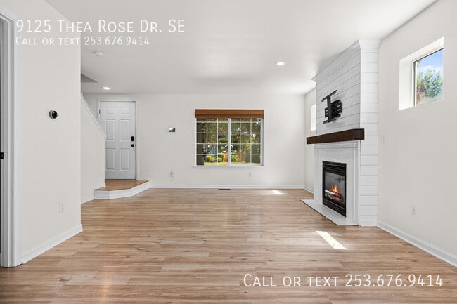 Building Photo - 9125 Thea Rose Dr. SE