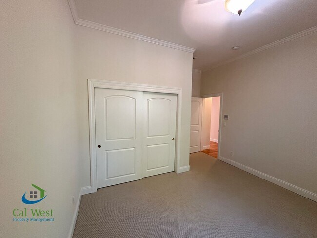 Building Photo - $7995 - Executive 4 bed, 3 full bath, Palo...