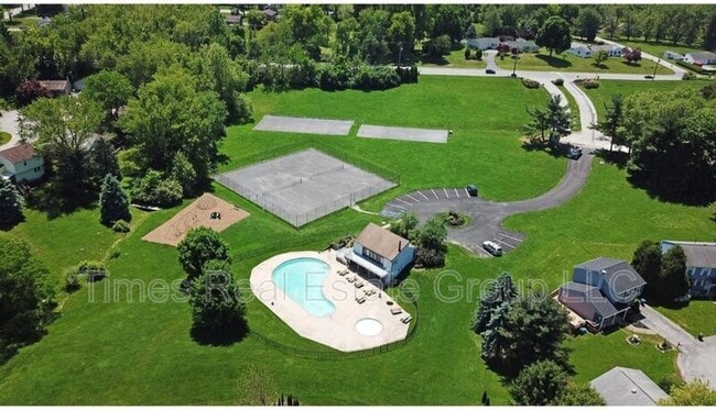 Building Photo - 136 Brookfield Ct