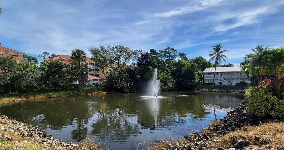 Building Photo - 4611 Bayshore Dr
