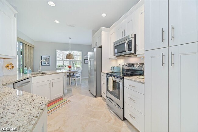 Building Photo - 14550 Glen Cove Dr