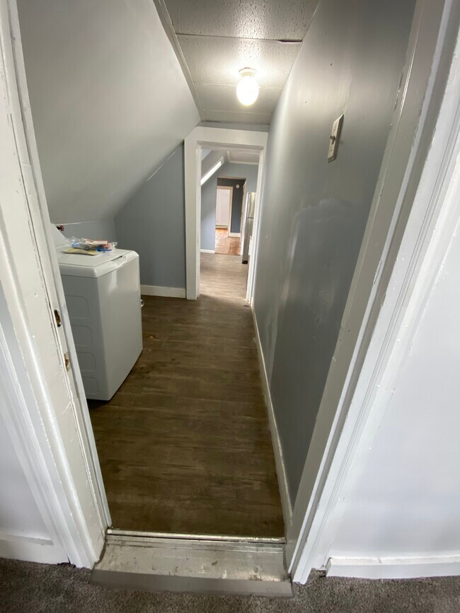 Building Photo - 21 Elm St