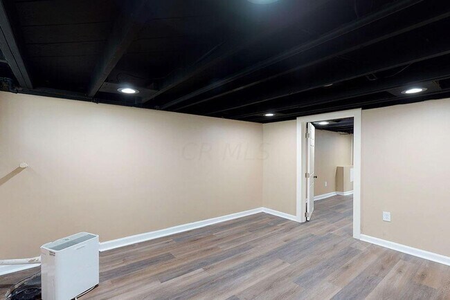 Building Photo - Half-Off 1st Month’s Rent! | Renovated 2BR Home + Bonus Room