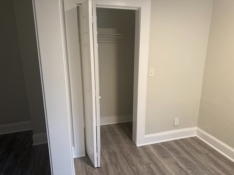 Building Photo - Room in House on Griffin St NW