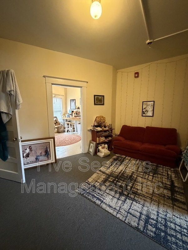 Building Photo - 10 Lafayette Pl