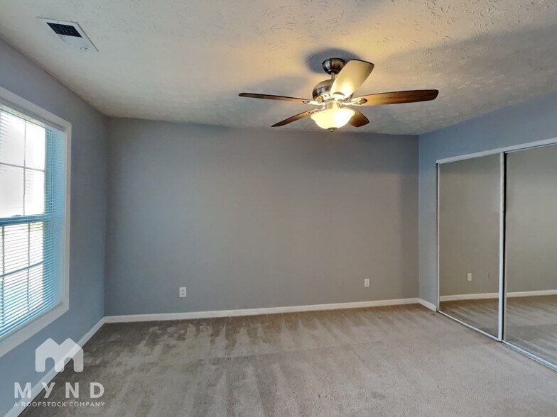 Building Photo - 664 Bedford Ct