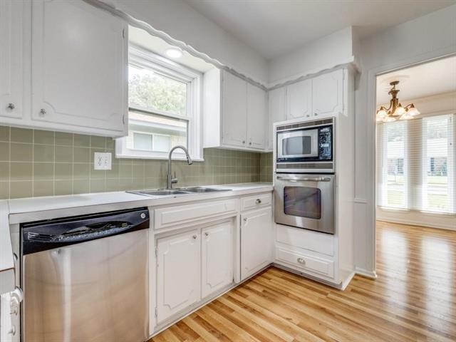 Building Photo - 1718 Crescent Dr