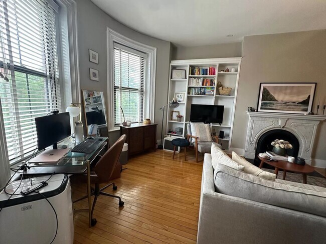 Building Photo - 656 Tremont St