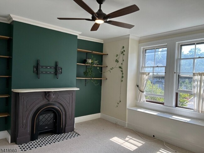 Building Photo - 182 Morris St