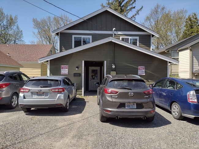 Building Photo - Five Bedroom House for Rent in Bellingham-...