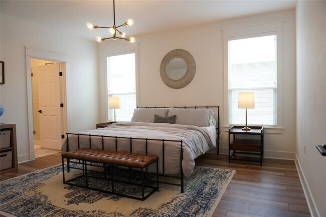 Building Photo - 8604 Capitol View Dr