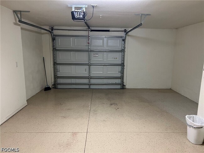 Building Photo - 11875 Izarra Way