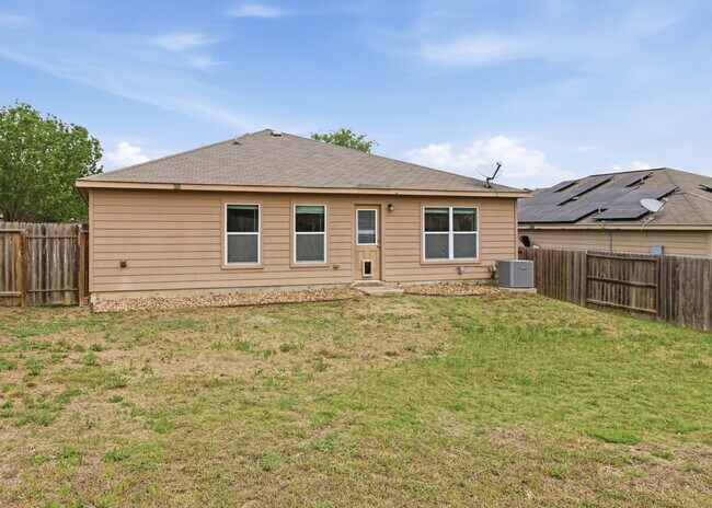 Building Photo - Charming 3-bedroom, 2-bath home located in the gated community of Southern Hills!