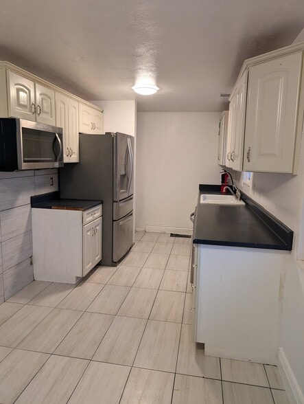 Building Photo - 756 W 1000 S