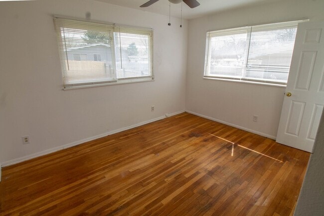 Building Photo - 3 bedroom 2 bathroom Ranch