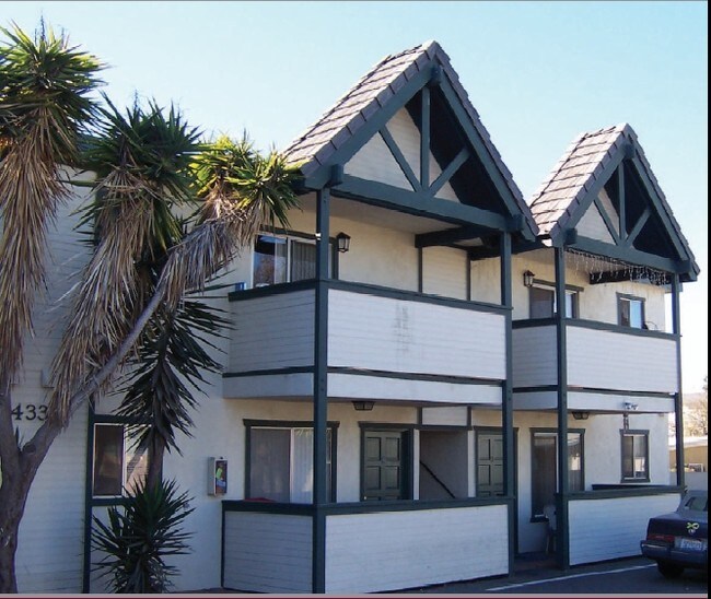 Building Photo - The Grove Avenue Apartments